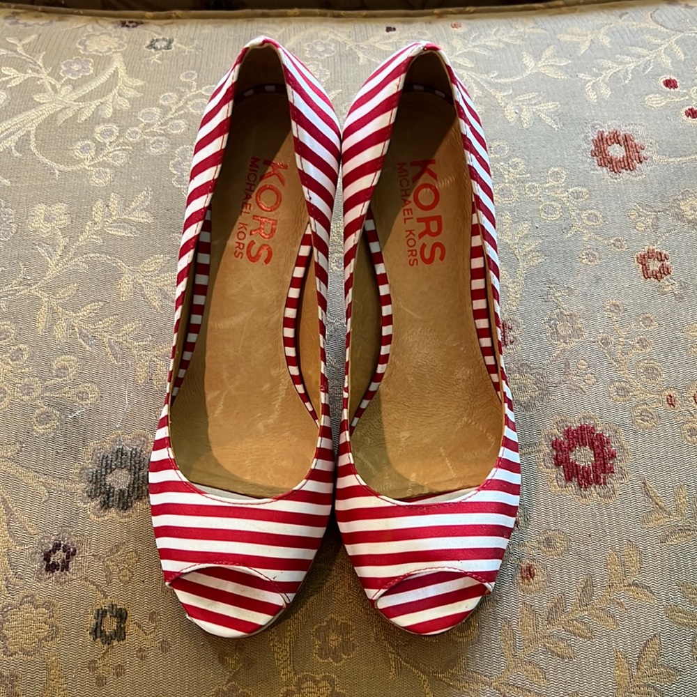 3/$36 KORS Michael Kors Heels